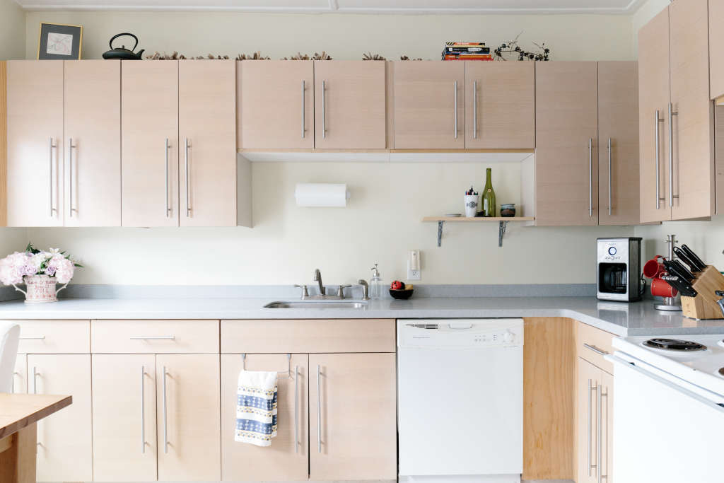 10 Ways to Get Sticky Cooking Grease Off Cupboards | Kitchn