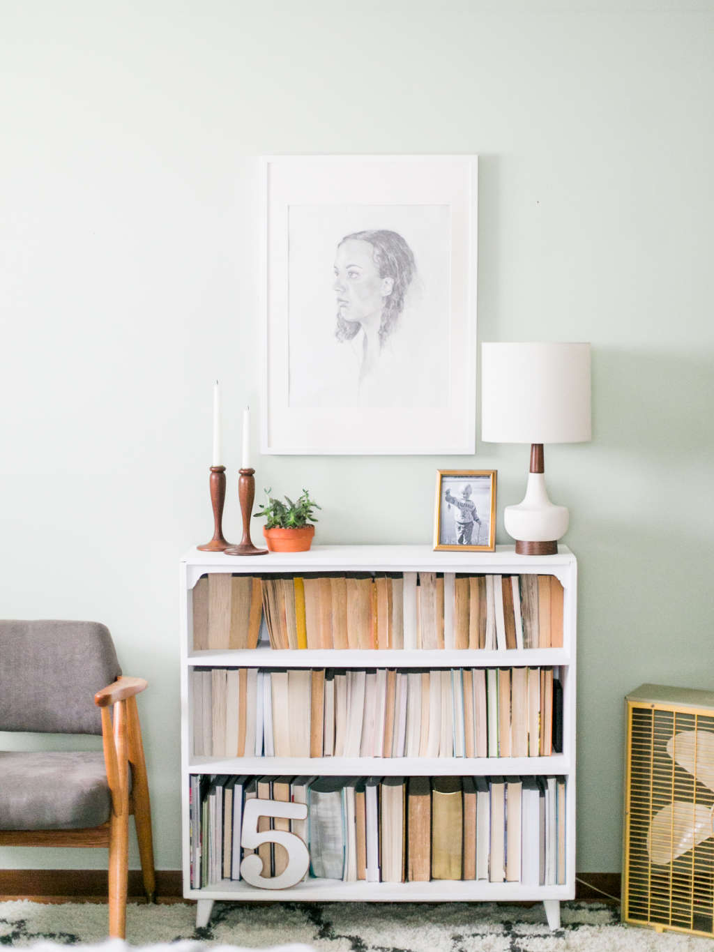 Displaying Books Backwards Trend Apartment Therapy