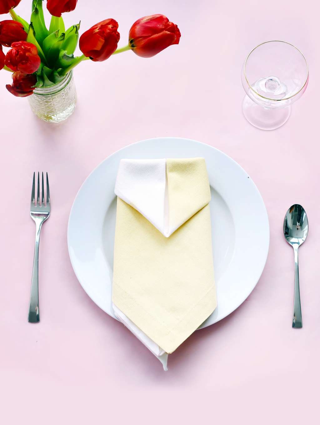 3 Modern NapkinFolding Techniques Everyone Should Know Kitchn