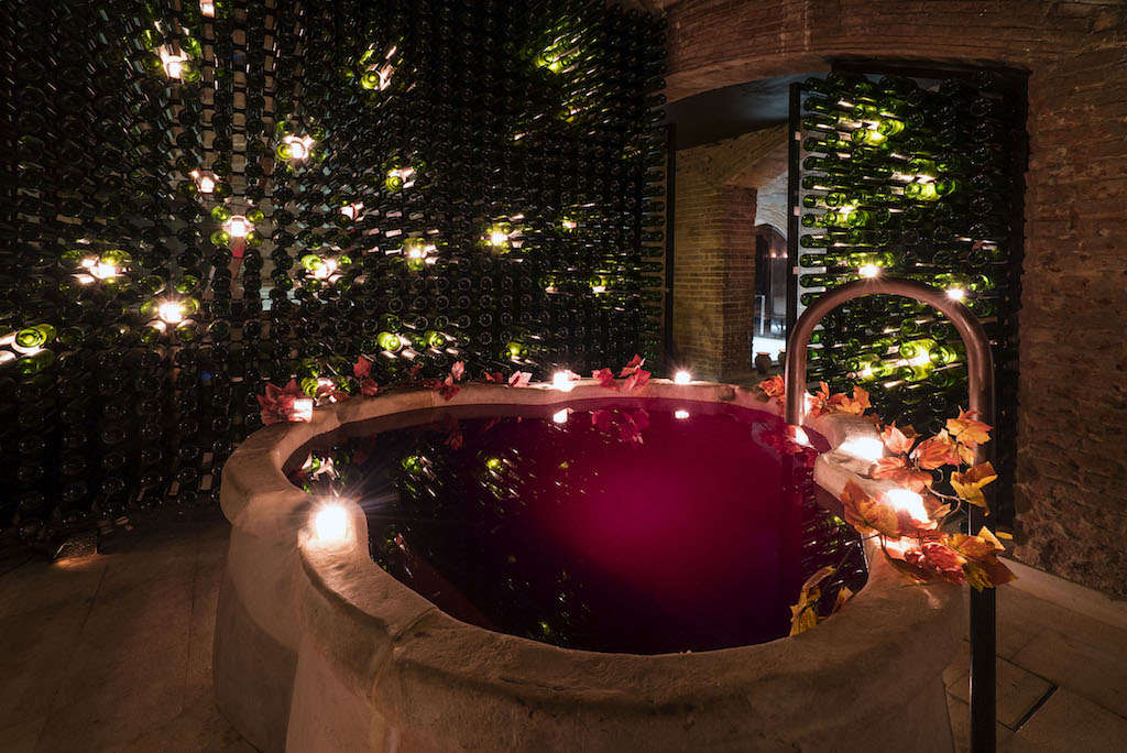 Wine Bath Trend Vinotherapy Spa Health Benefits Apartment Therapy