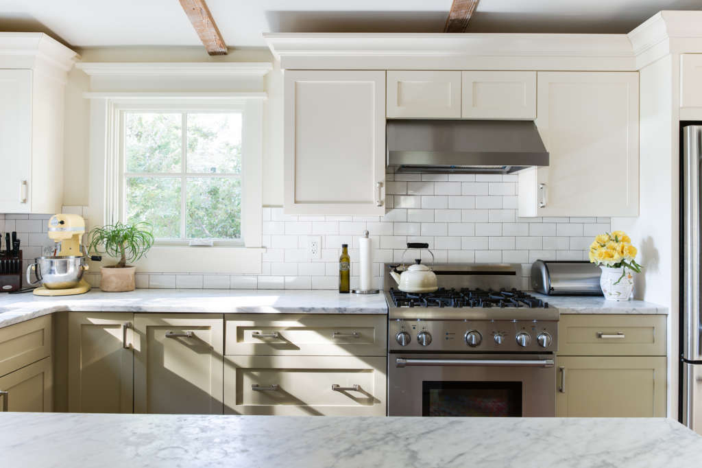 Best Cabinet Doors for Modern Farmhouse Style Kitchens ...
