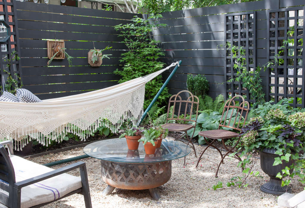 How To Turn Your Backyard into an Outdoor Room | Apartment ...