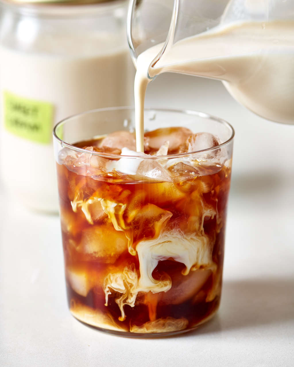 does starbucks vanilla sweet cream cold brew have dairy