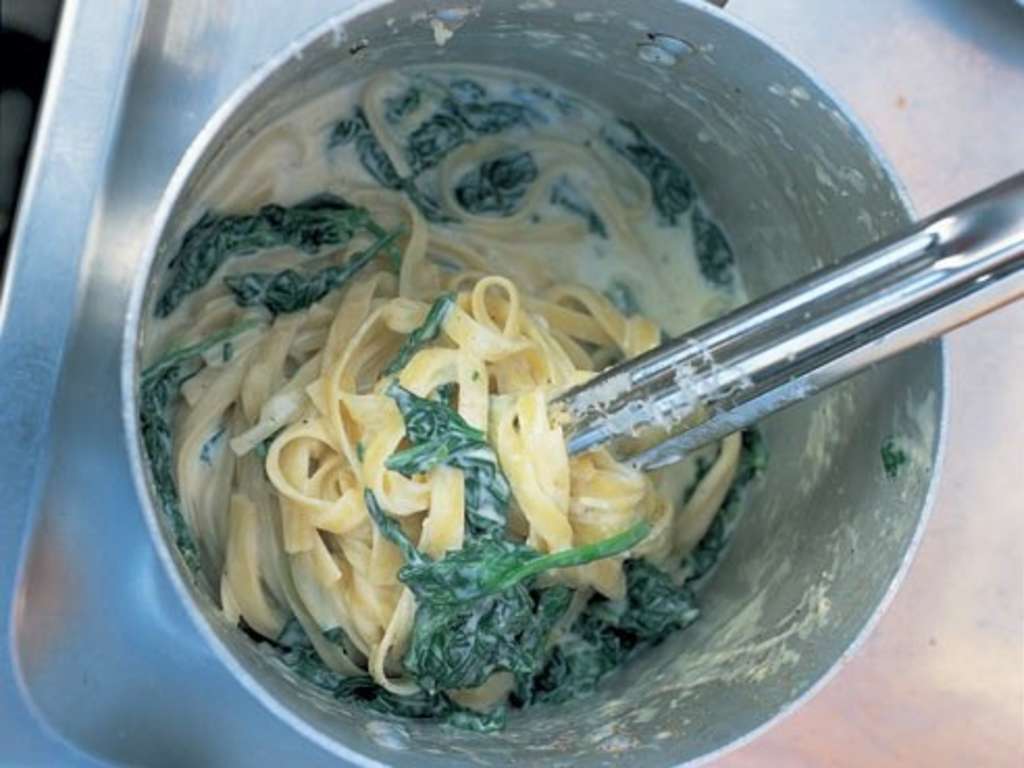 Quick Pasta Jamie Oliver's Tagliatelle with Spinach, Mascarpone, and