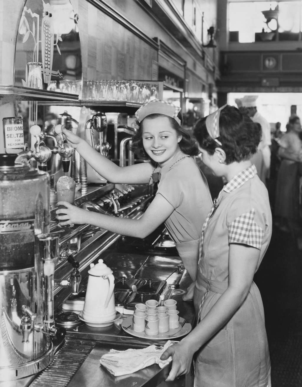 15 Reasons Why Everyone Should Work in a Restaurant at 15 Reasons Why Everyone Should Work in a Restaurant at