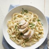 How To Make Classic Chicken Alfredo Pasta: The Easiest, Simplest Method ...