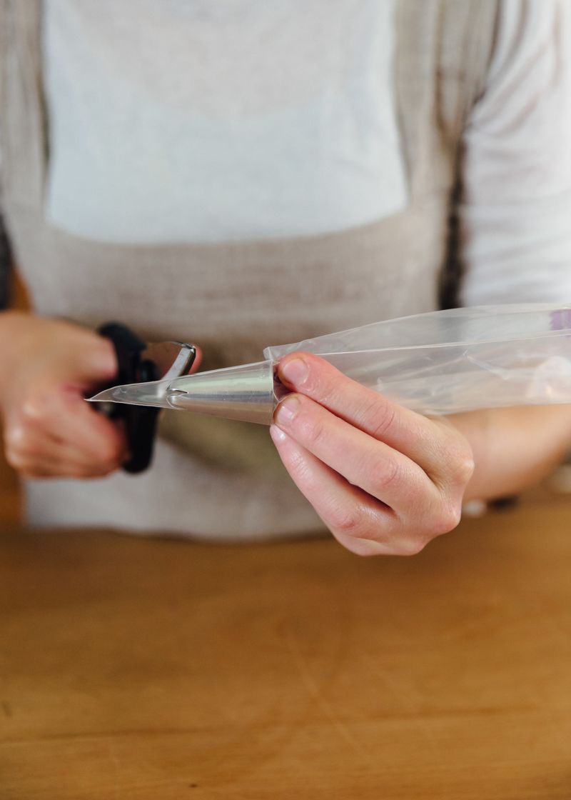 How To Use A Piping Bag