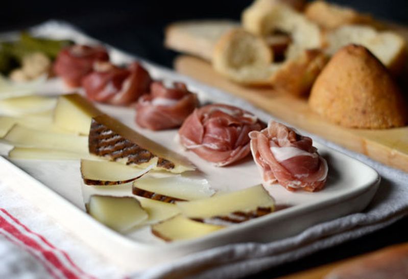 Pretty Party Trays How To Make Prosciutto Rosettes Kitchn