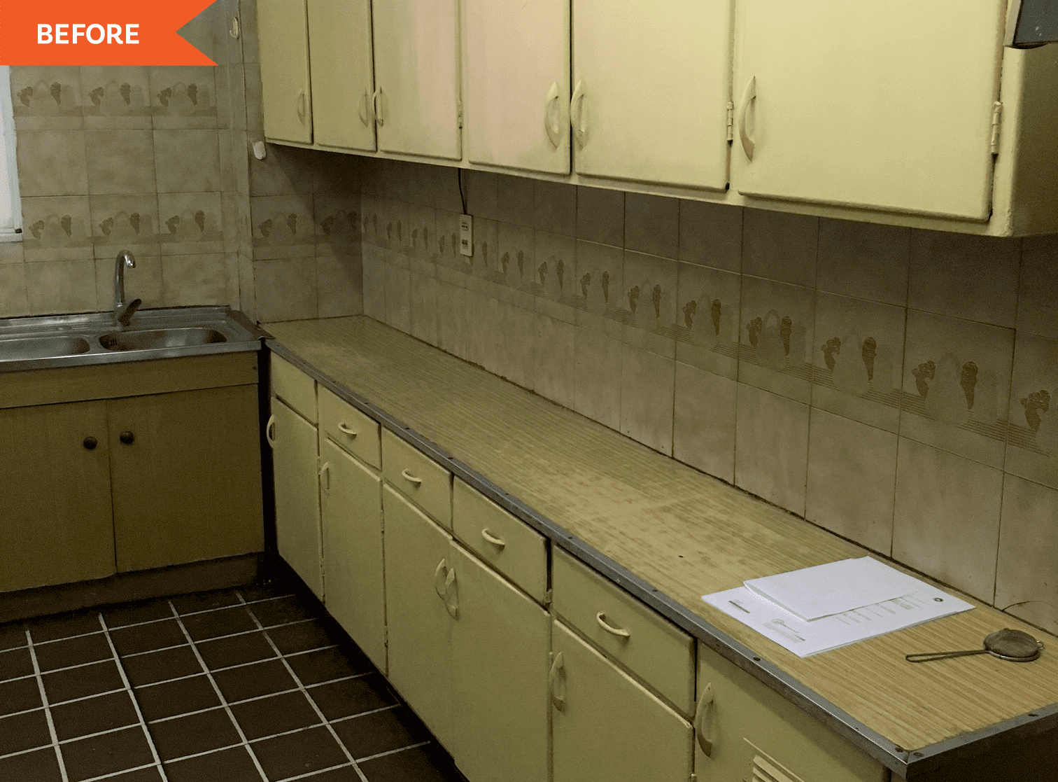 This Dark Vintage Kitchen Is Now Calm an