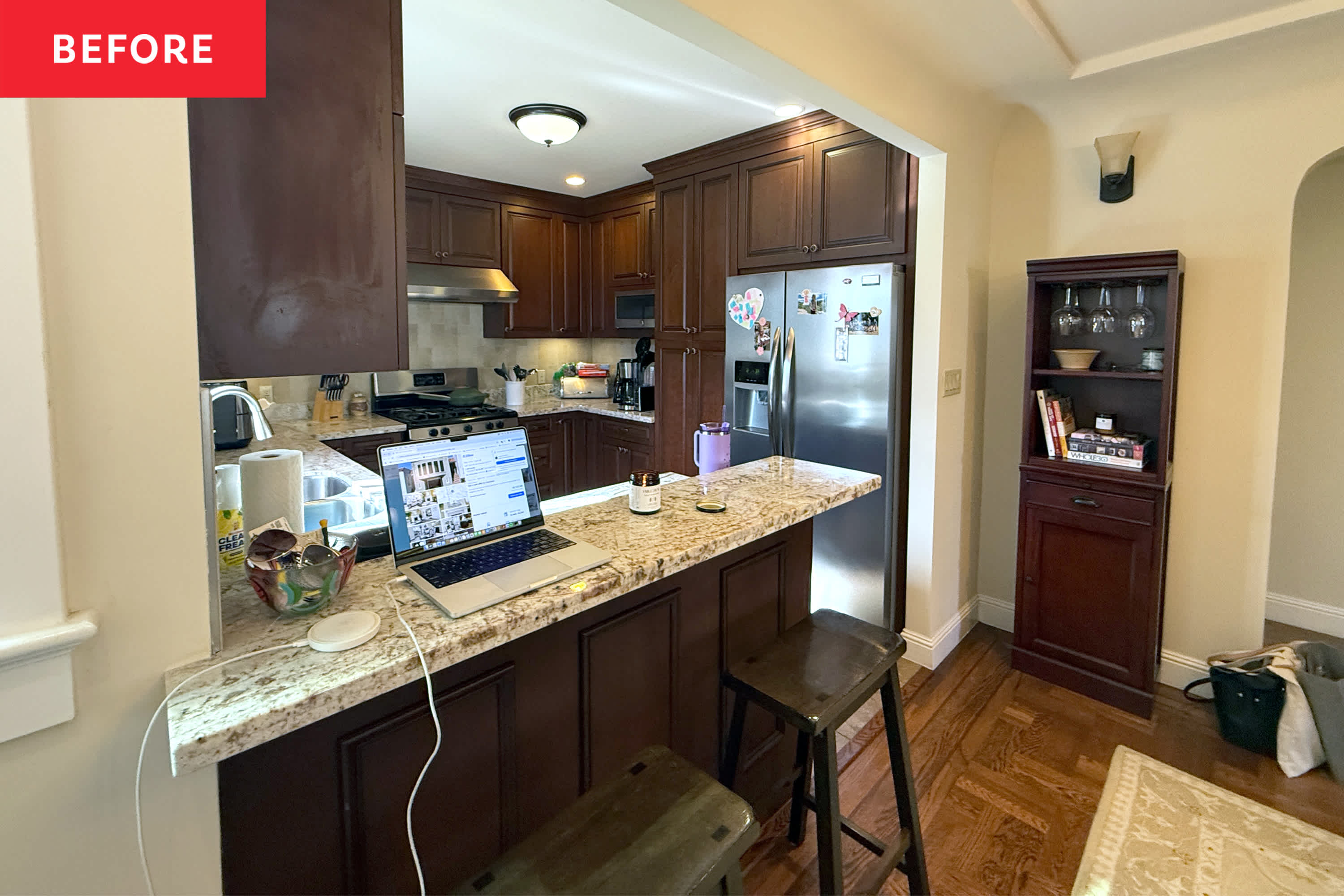 The Two-Toned Cabinets in This Kitchen M