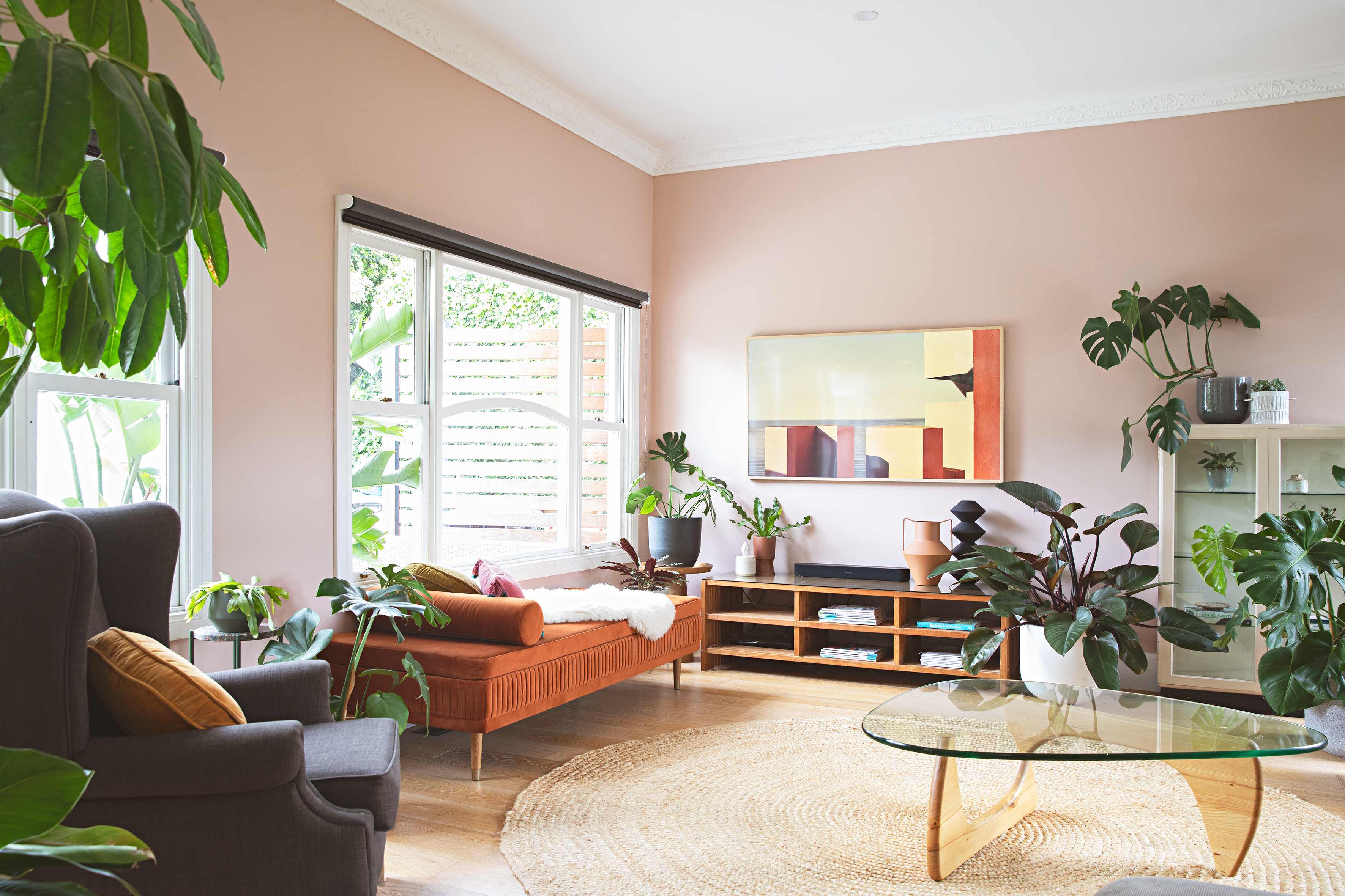 This Designers Paint Trick Is the Easiest Way to Fake Architectural Charm