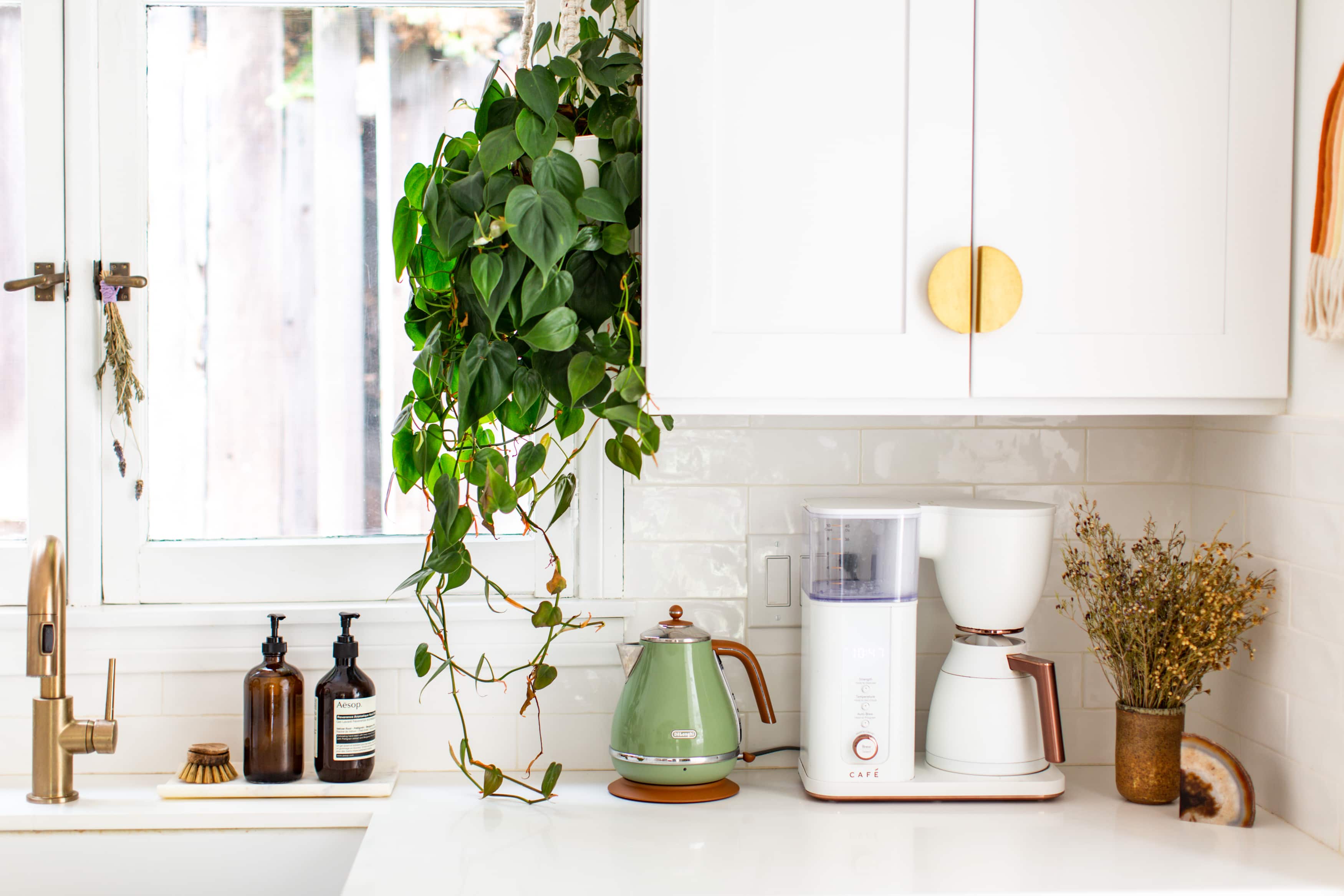 10 Coffee Makers to Wake You Up in the New Year (We Found the Best Deals)