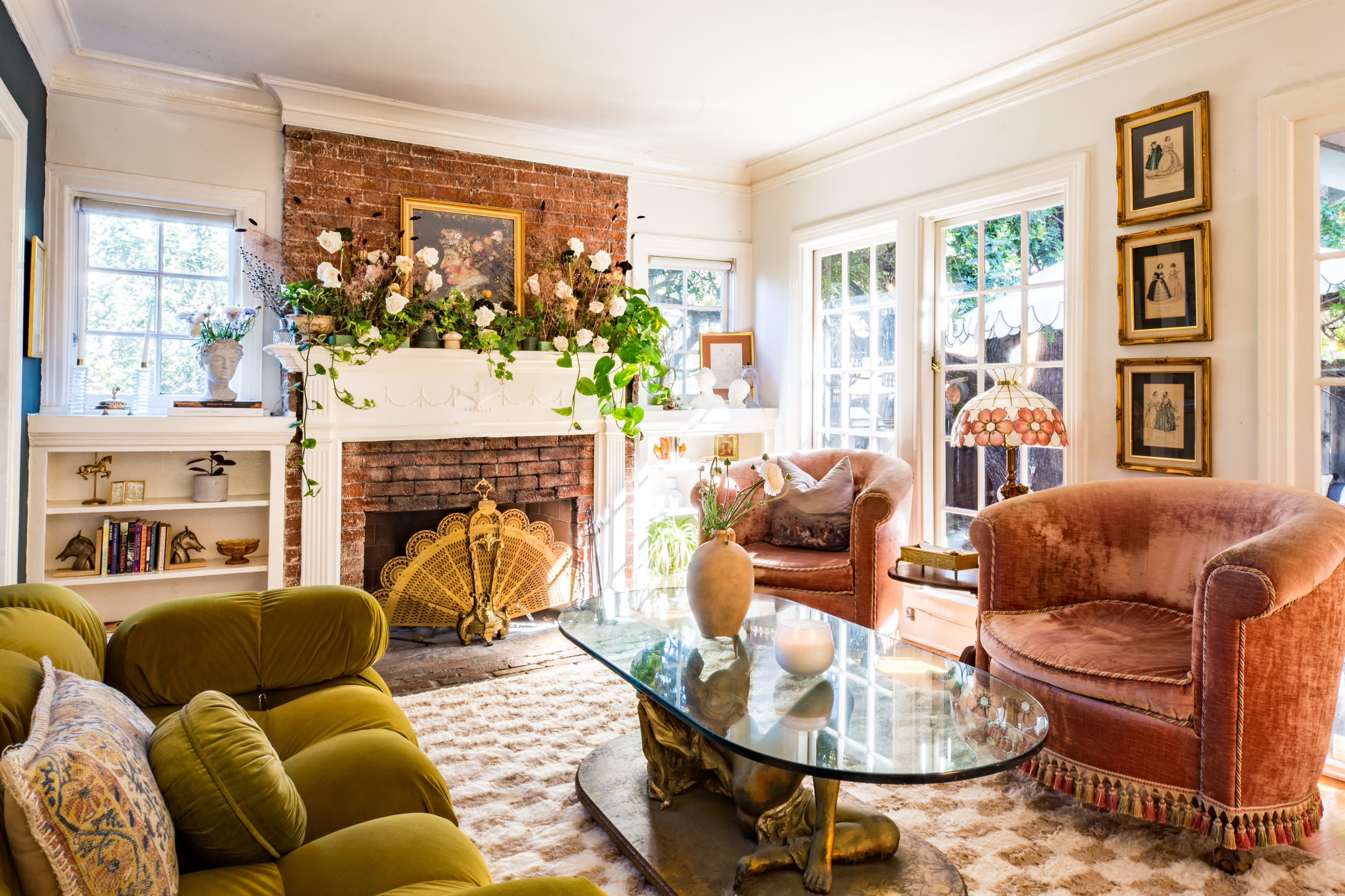Tiffany Style Lamps Are Having a Moment 