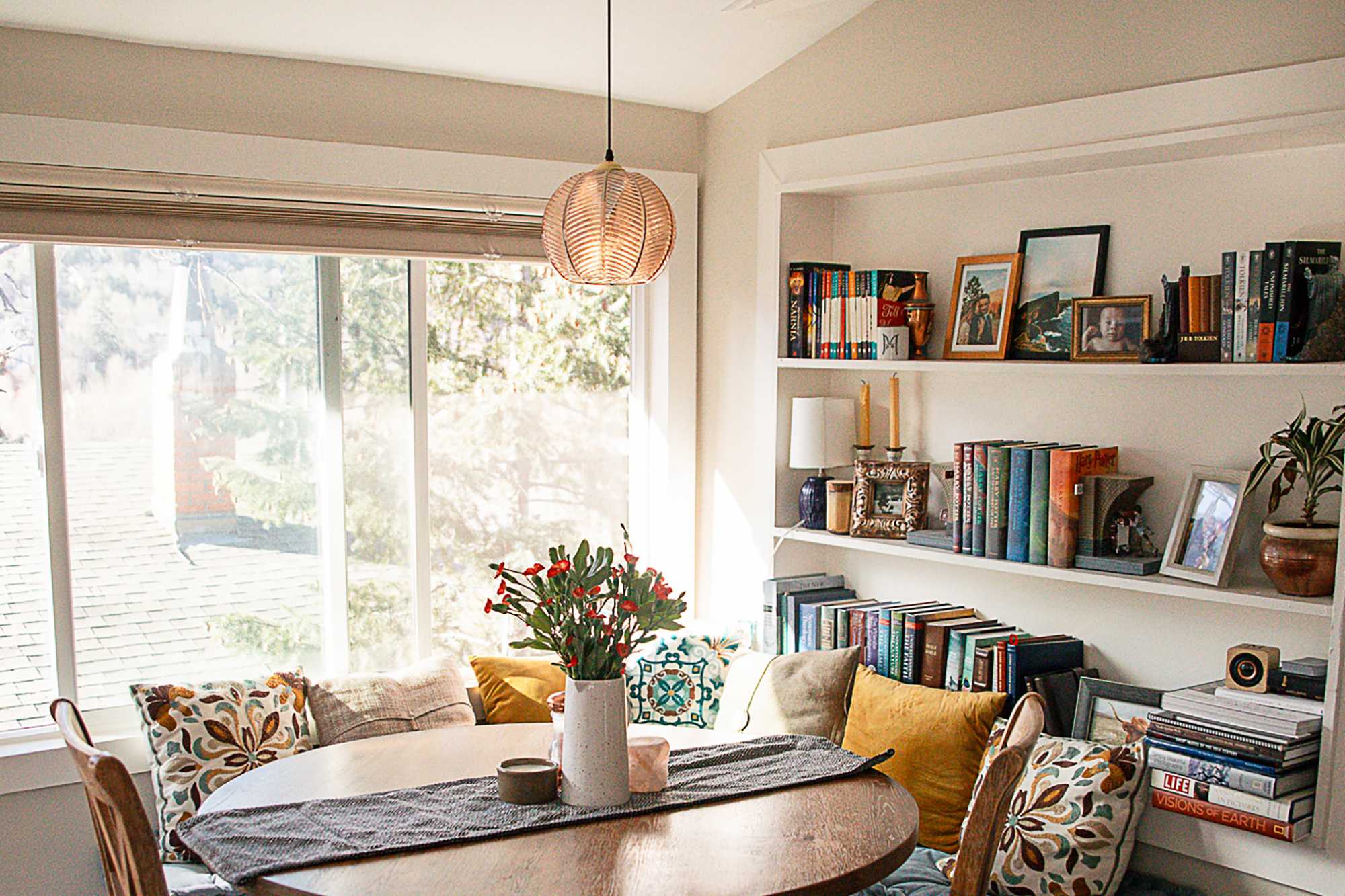 A Family of 3 Makes a 650-Square-Foot Cabin (with Tiny Bedrooms!) Work