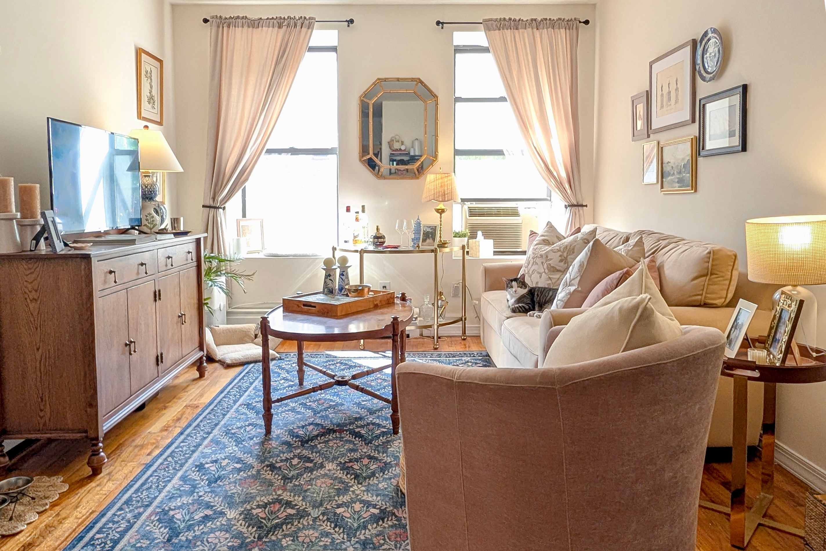 This 450-Square-Foot Rental Is Filled wi