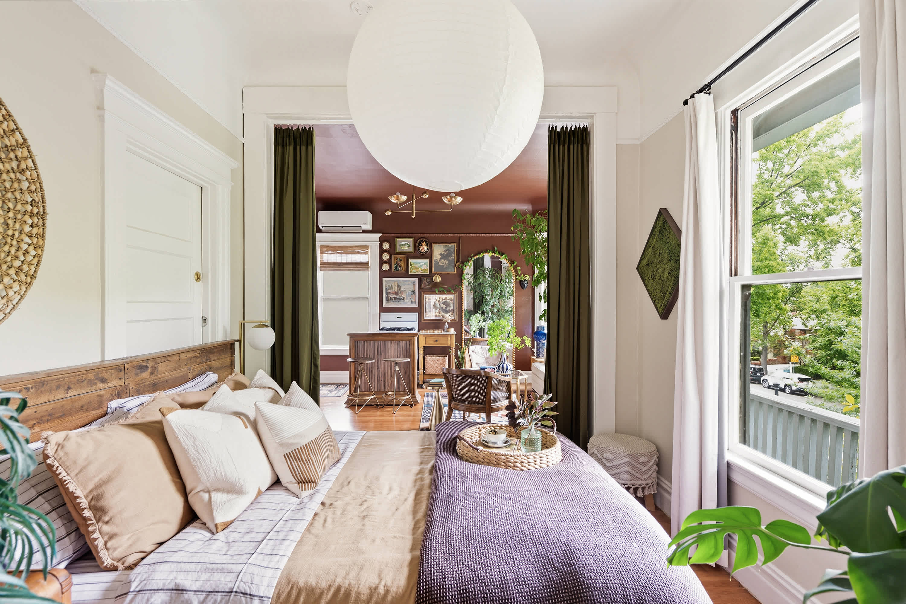12 Lift-Up Storage Beds That Are a Dream Come True for Small Spaces