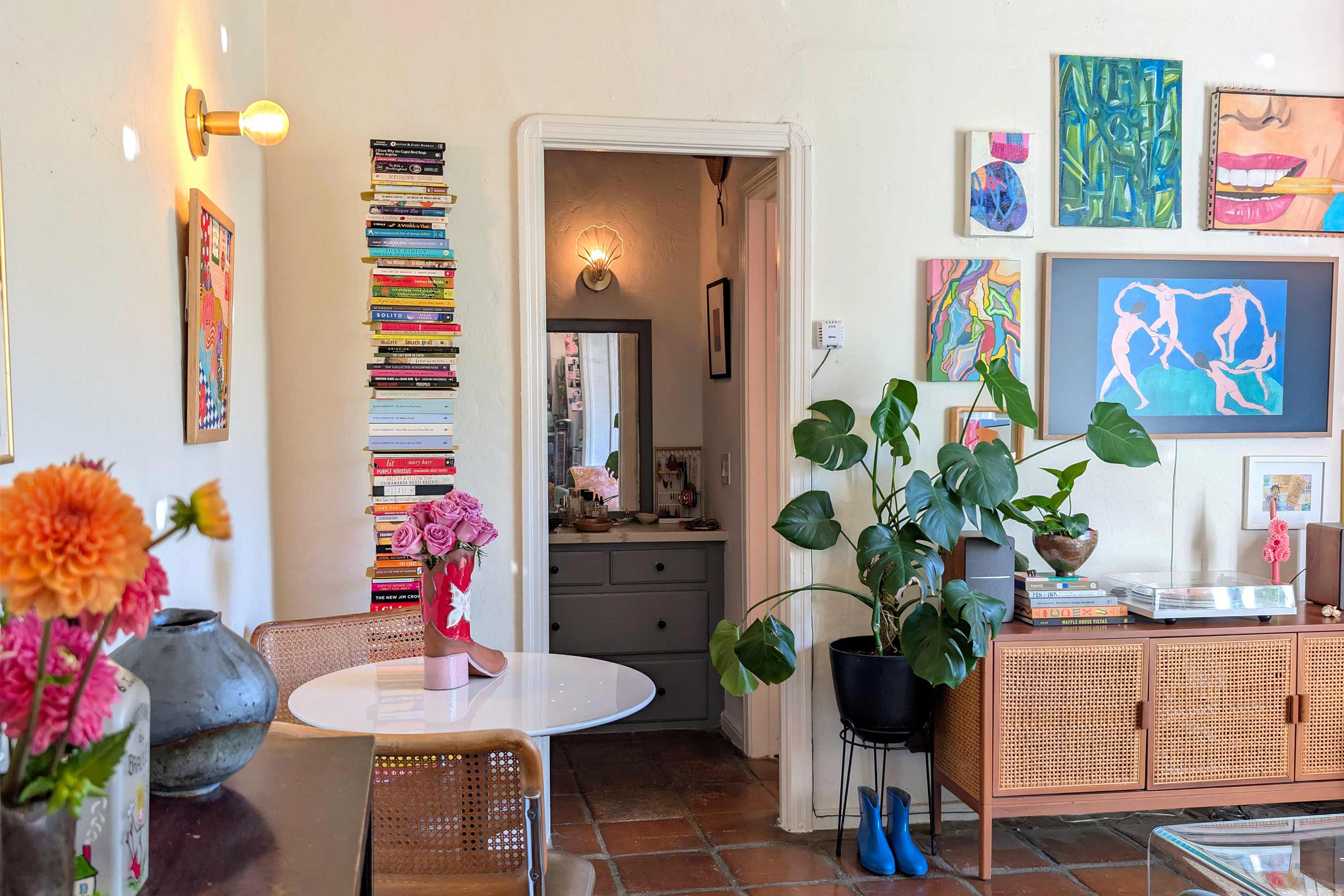 A Renter Made Her 500-Square-Foot Studio