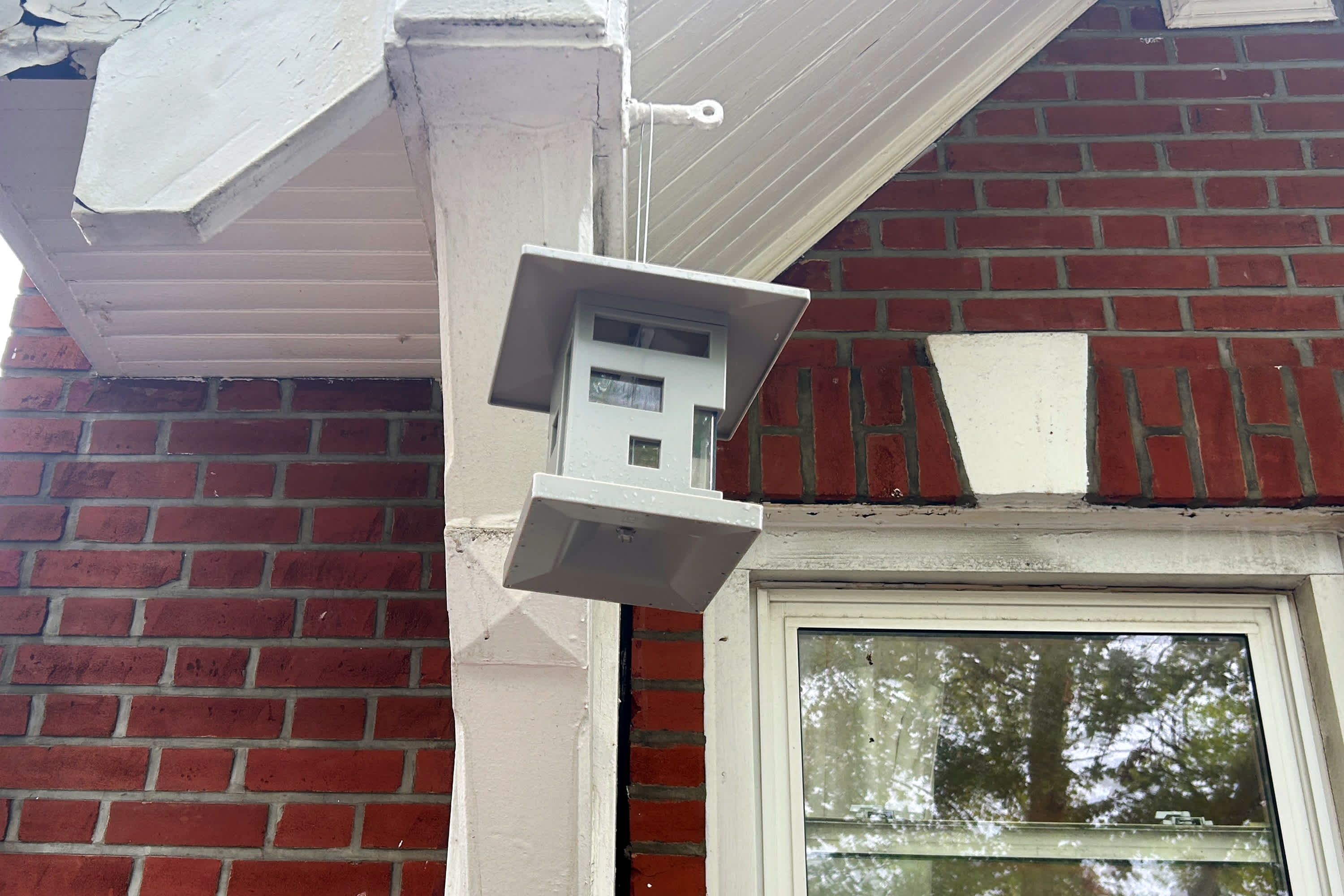 This Mini Birdfeeder Is Like a Cute Cafe for Birds