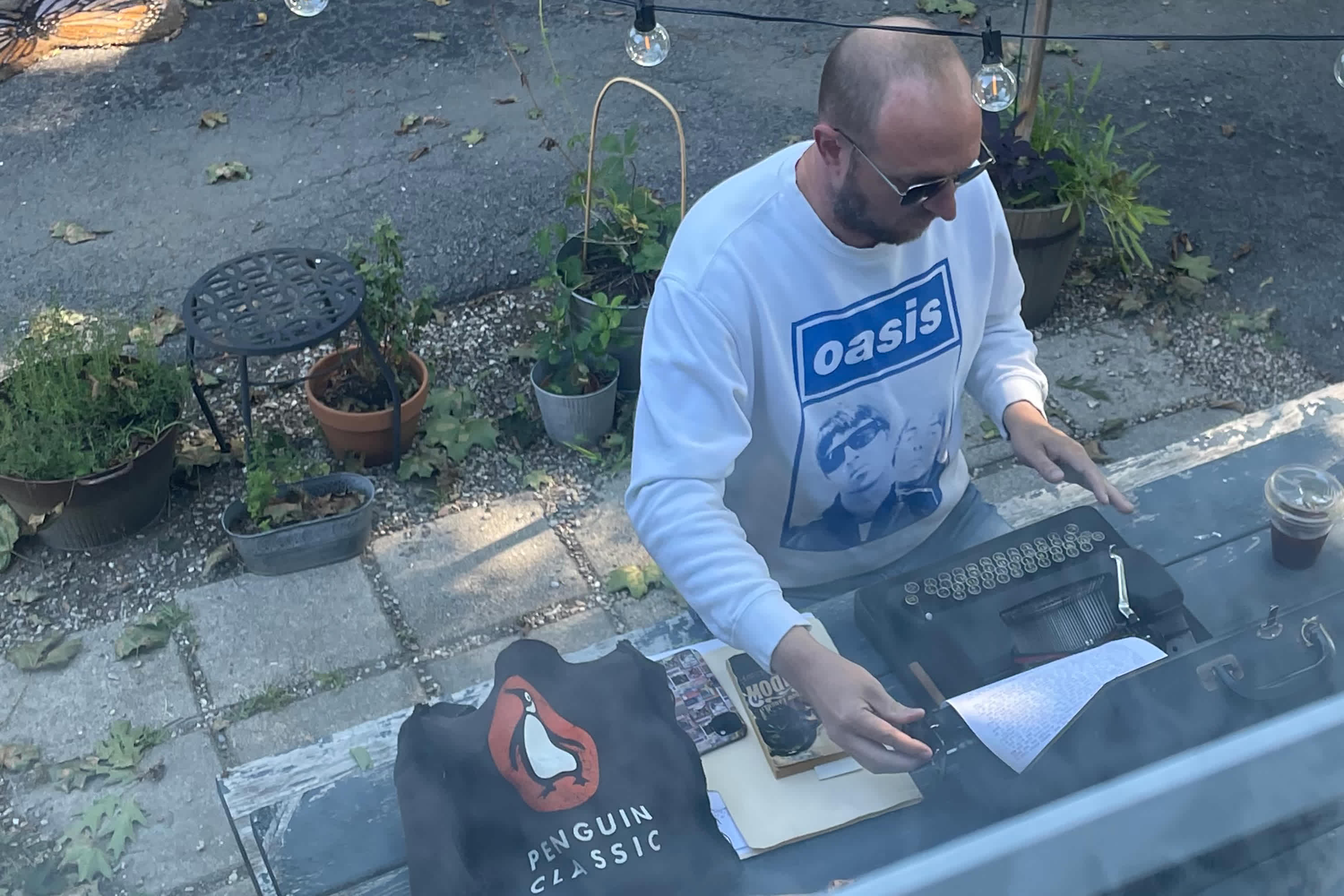 Using My 1944 Manual Typewriter Is Noisy and Impractical - But Im Having More Fun Writing Than Ever