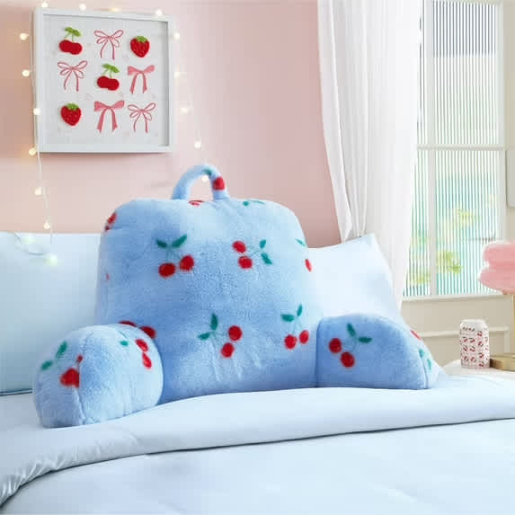 20 Stylish Dorm Room Essentials That Fee