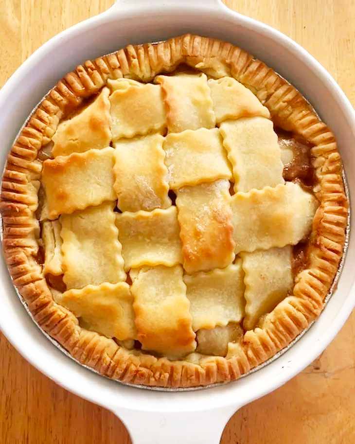 The “Gorgeous” Frozen Pie I Bring to Every Holiday Party (No One Can Tell It’s Store-Bought)