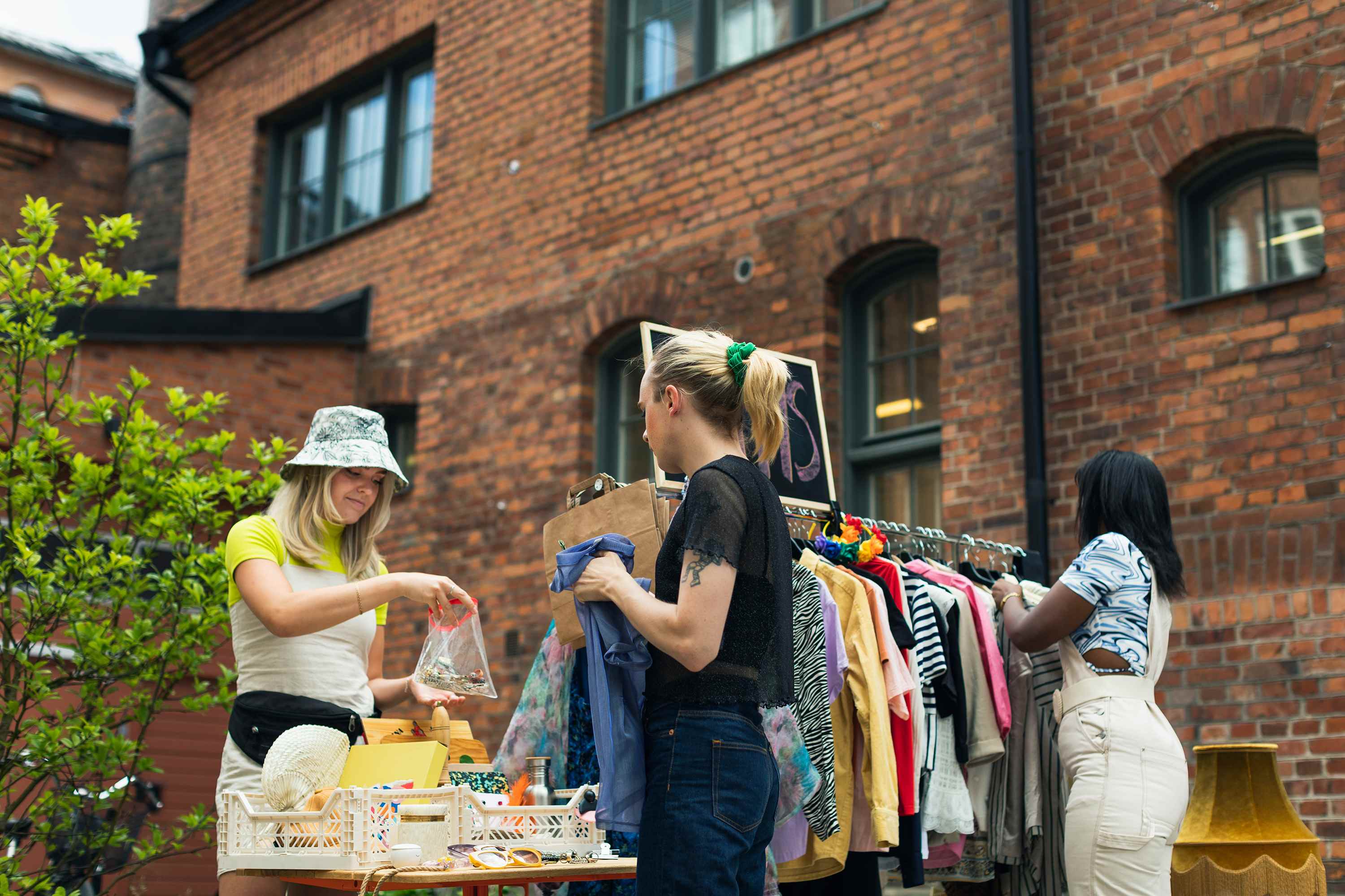 The Best Day to Shop Estate Sales Can Be a Big Gamble