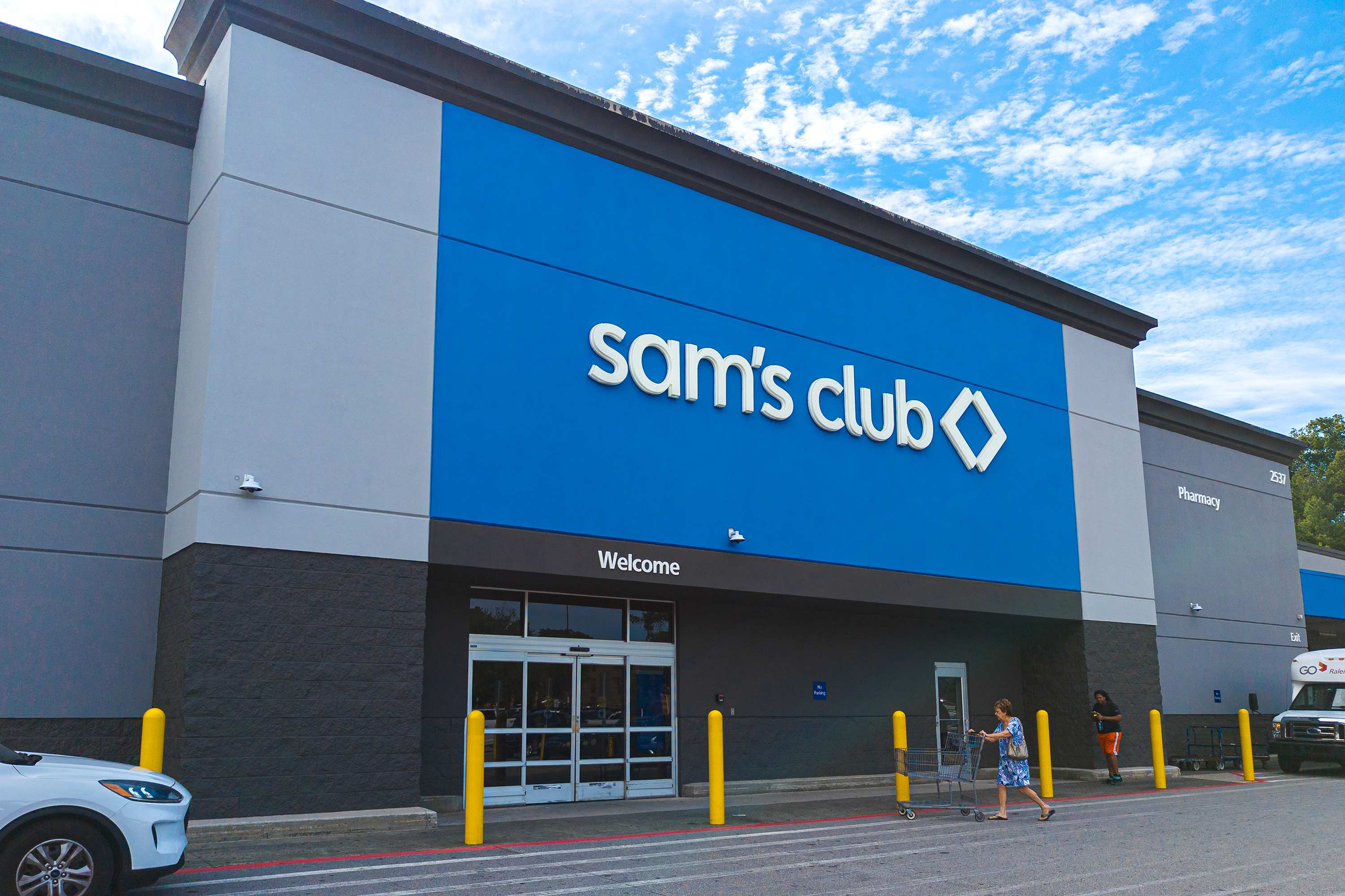 Sam's Club Is Selling an Outdoor Storage Bench