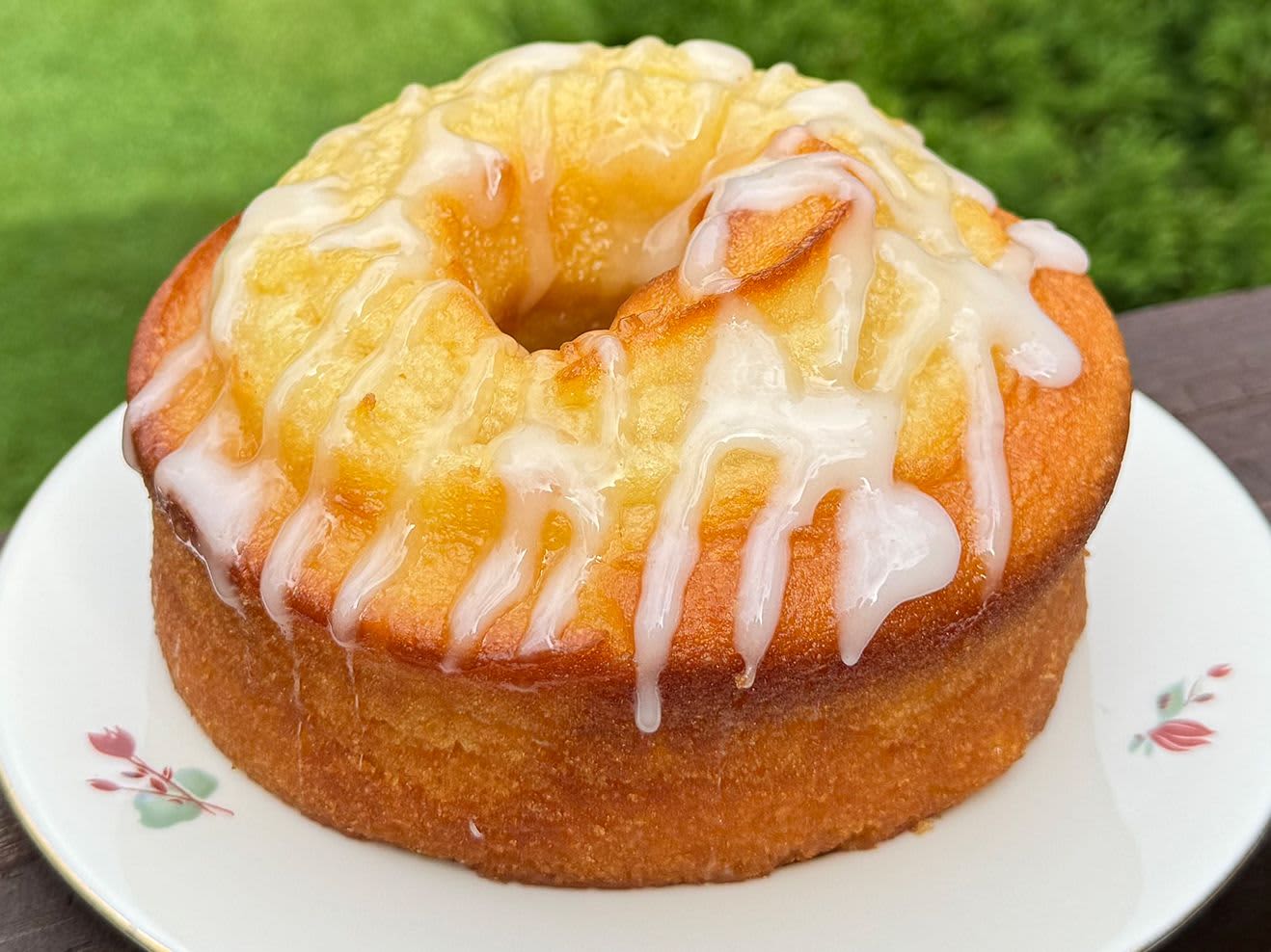 Easy Lemon Glazed 7Up Cake
