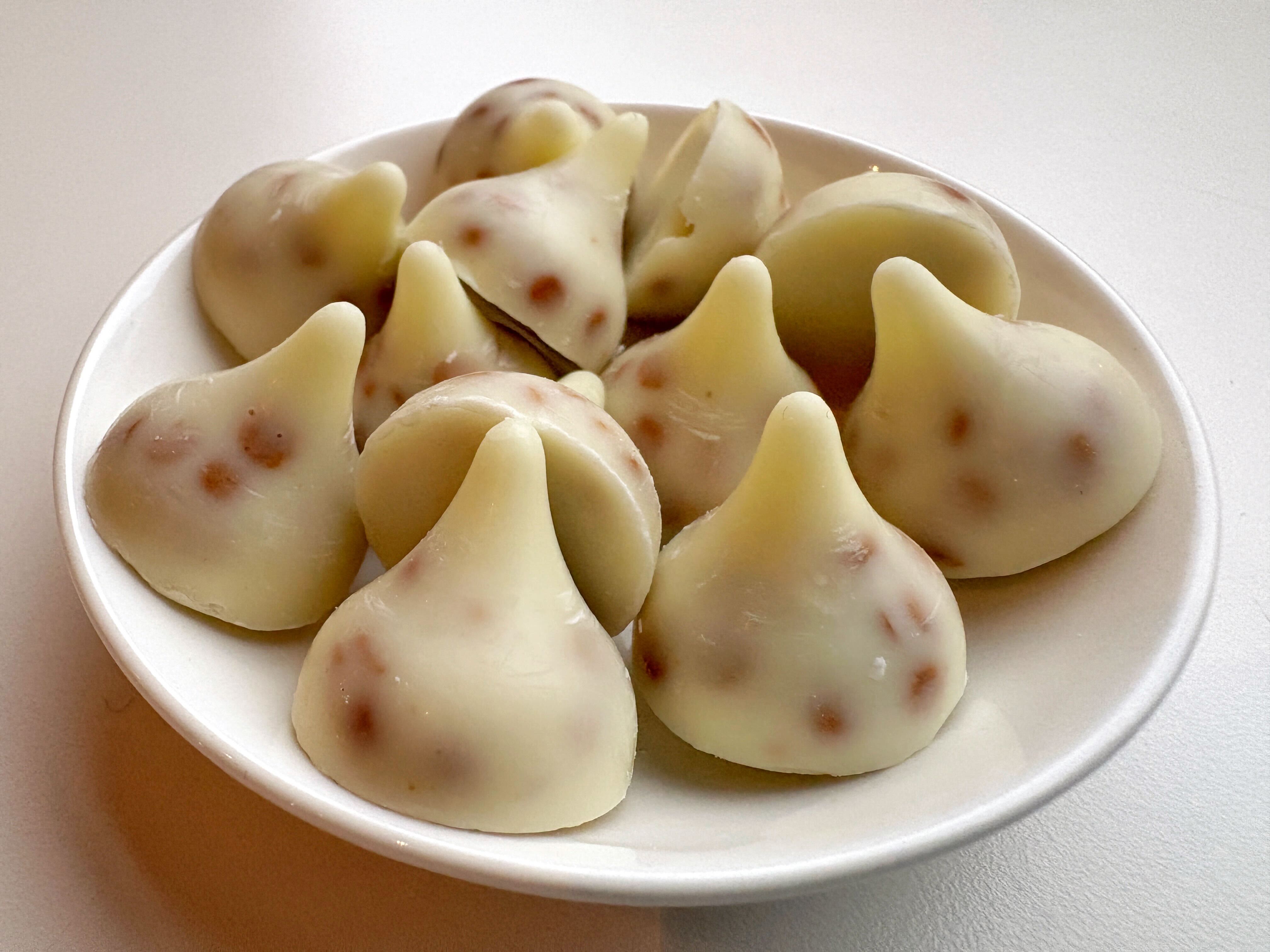 The New First-of-its-Kind Hershey’s Kisses Are “So Delicious,” the Bag Was Empty in 6 Minutes