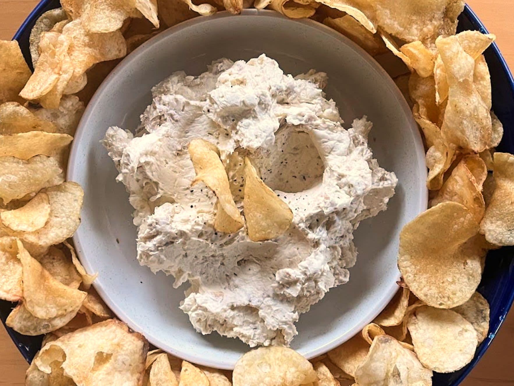 The 4-Ingredient Clam Dip I Make Every Holiday Season