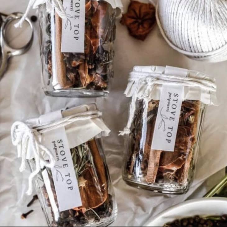 Product Image: Unwrapped Gifting Stove Top Simmers Potpourri