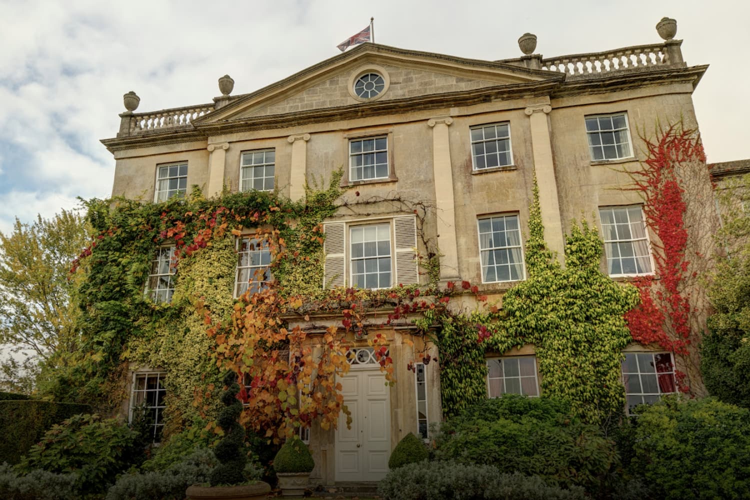 Google builds Royal Street View inside Prince Charles' homes