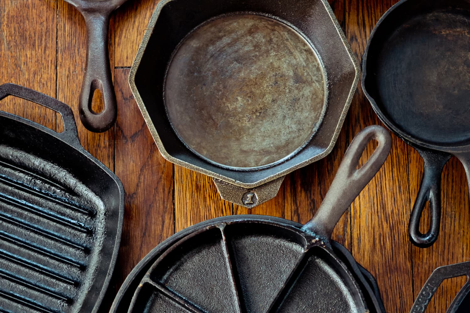 Antique Cast Iron Skillet Identification Guide