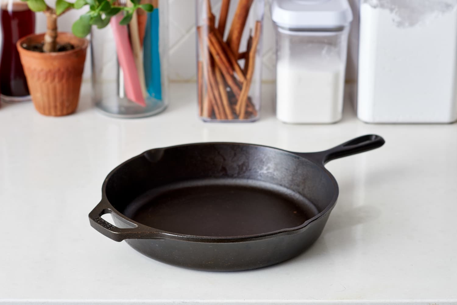 How to season cast iron with olive oil? - Virginia Boys Kitchens