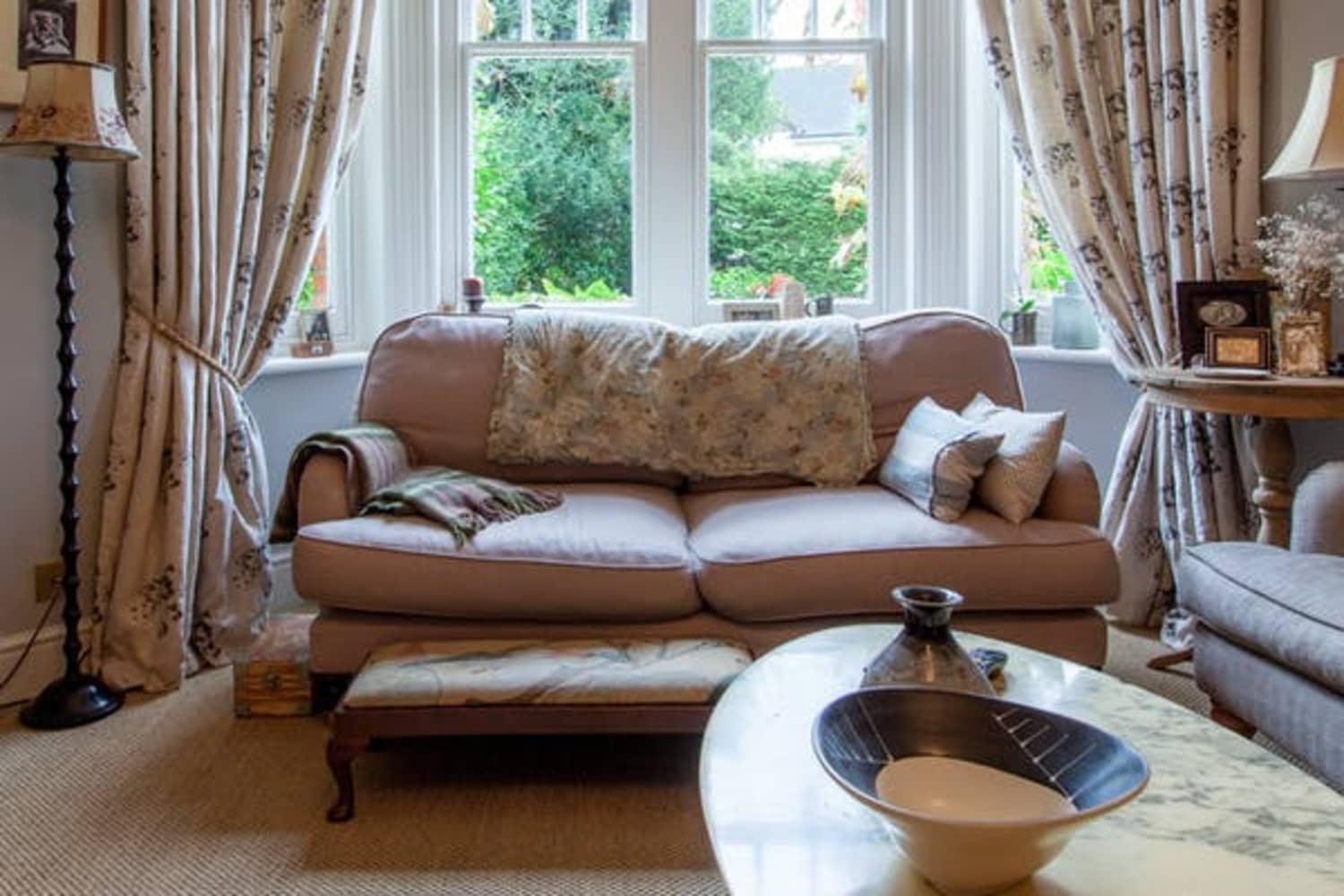 Look We Love: How To Create Cozy English Cottage Style | Apartment Therapy, image size:1500x1000