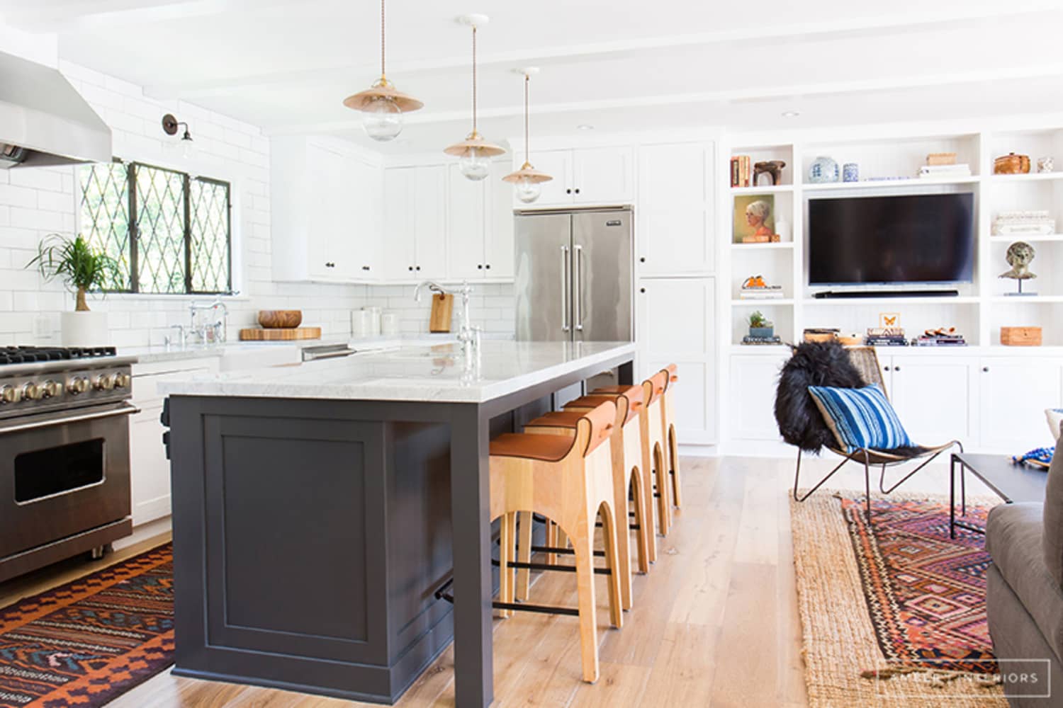 The Secret to Kitchen Envy: A Stylish Island