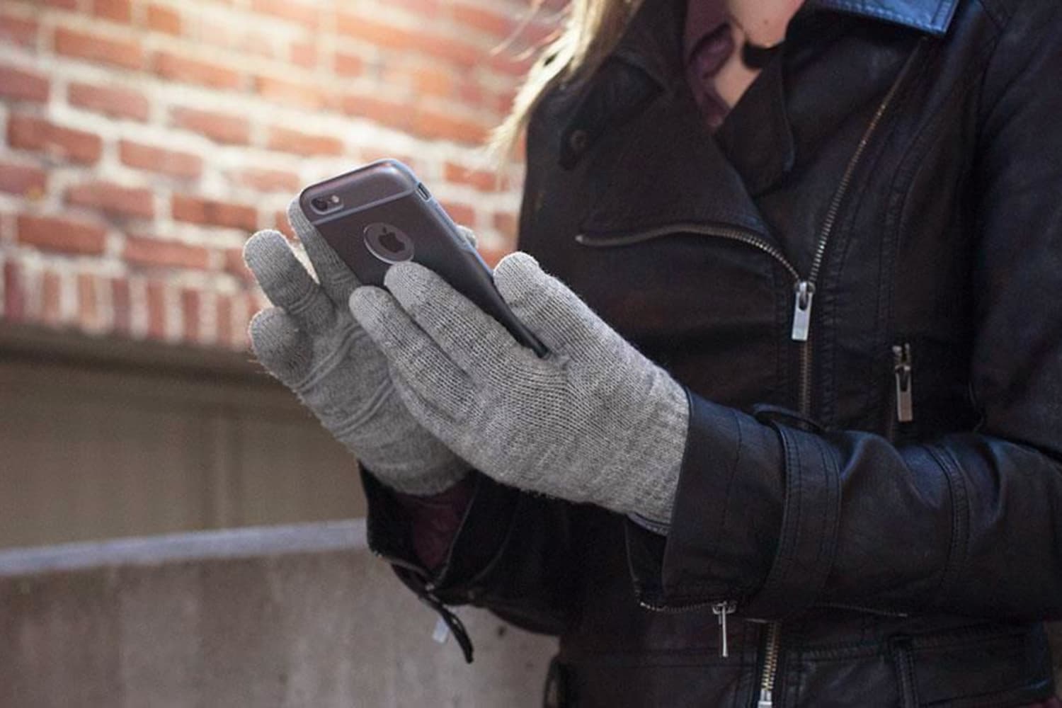 The Best Touchscreen-Compatible Gloves
