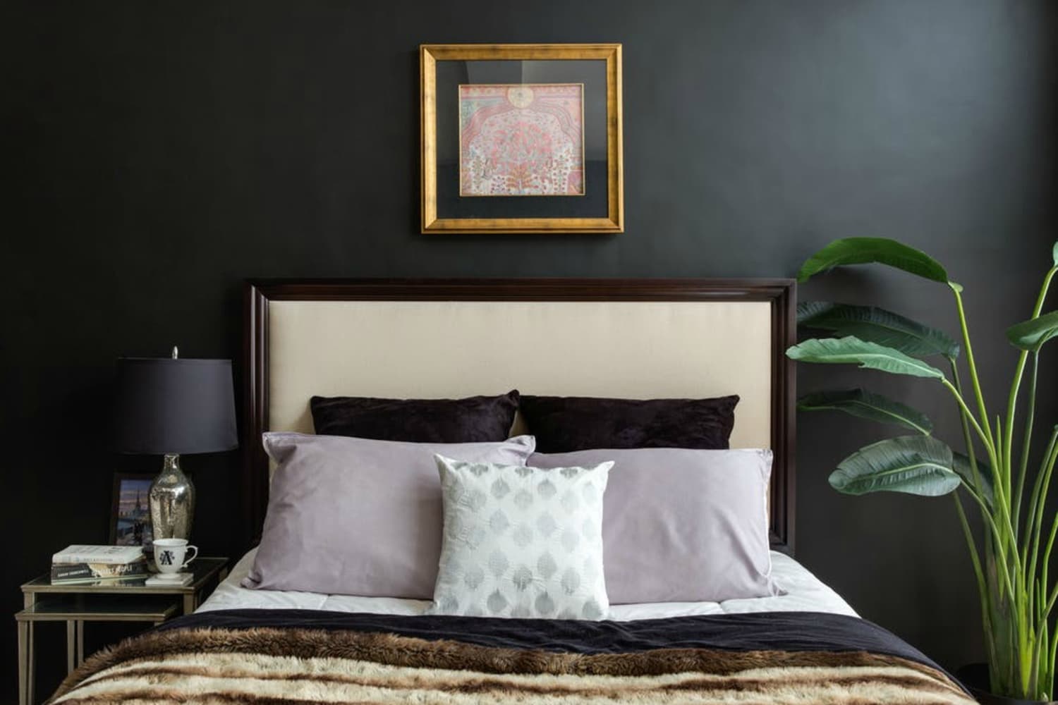 50 Decorative King and Queen Bed Pillow Arrangements & Ideas (PICTURES)