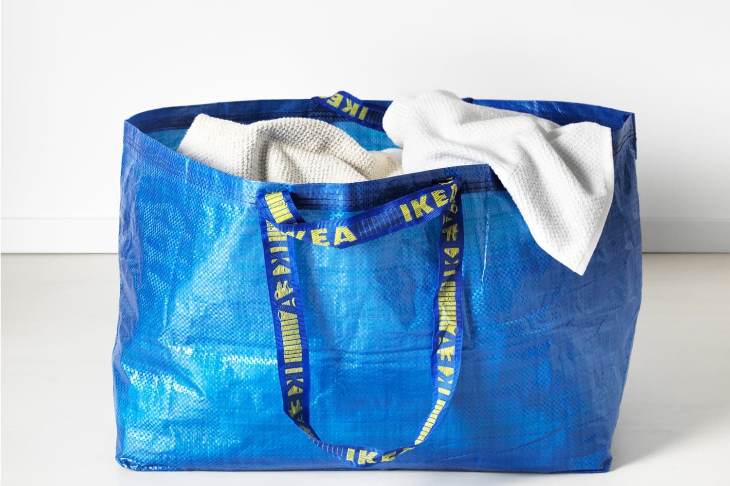 IKEA Frakta bag: How to use as workout tool - Sports Illustrated