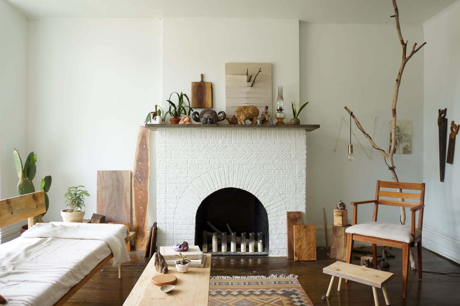 The Fireplace Mantel: How to Make it Chic and Modern