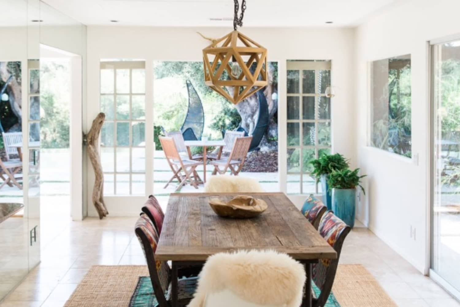 A Former Rat Pack Hang Out Spot Turned “Globally Modern” Home | Apartment Therapy