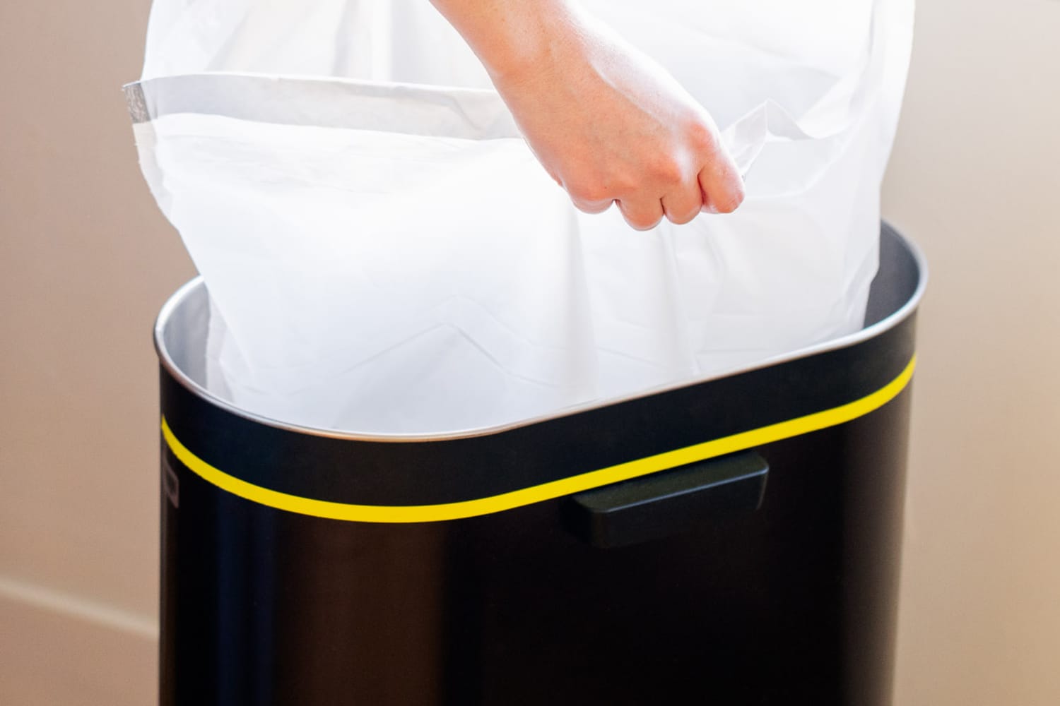 The Best Hanging Trash Cans With Lids Apartment Therapy - Main Image