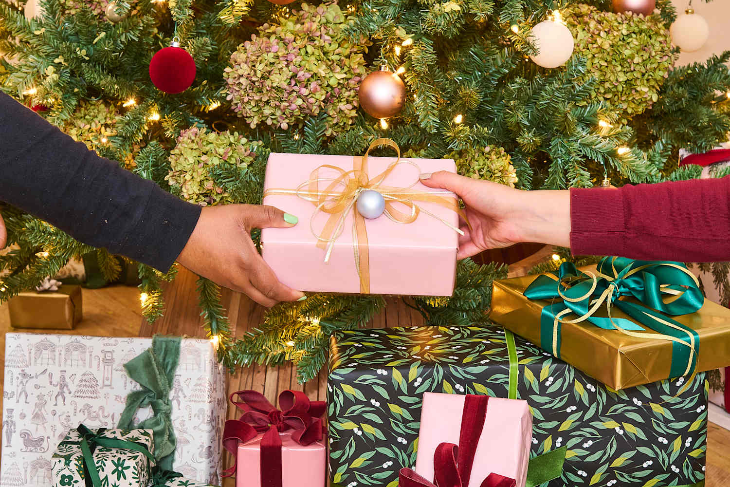 This $7 Last-Minute Gift is Surprisingly Sentimental (and Chic!)
