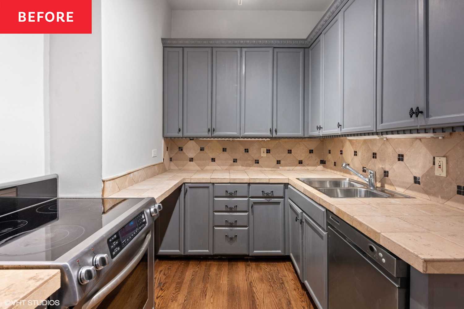 This Kitchen Makeover's Color Palette Was Inspired by a Bottle of Wine - and They Nailed It