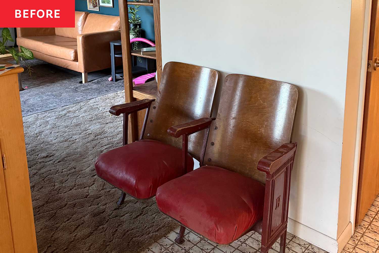 Before & After: A "Dingy" Entryway Gets a Bold Makeover for Just $8