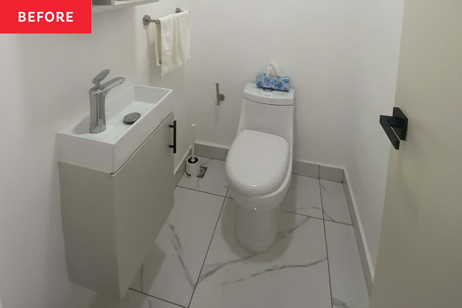 Before & After: This "Totally White and Plain" Bathroom Gets a Cozy, Colorful Makeover for $80