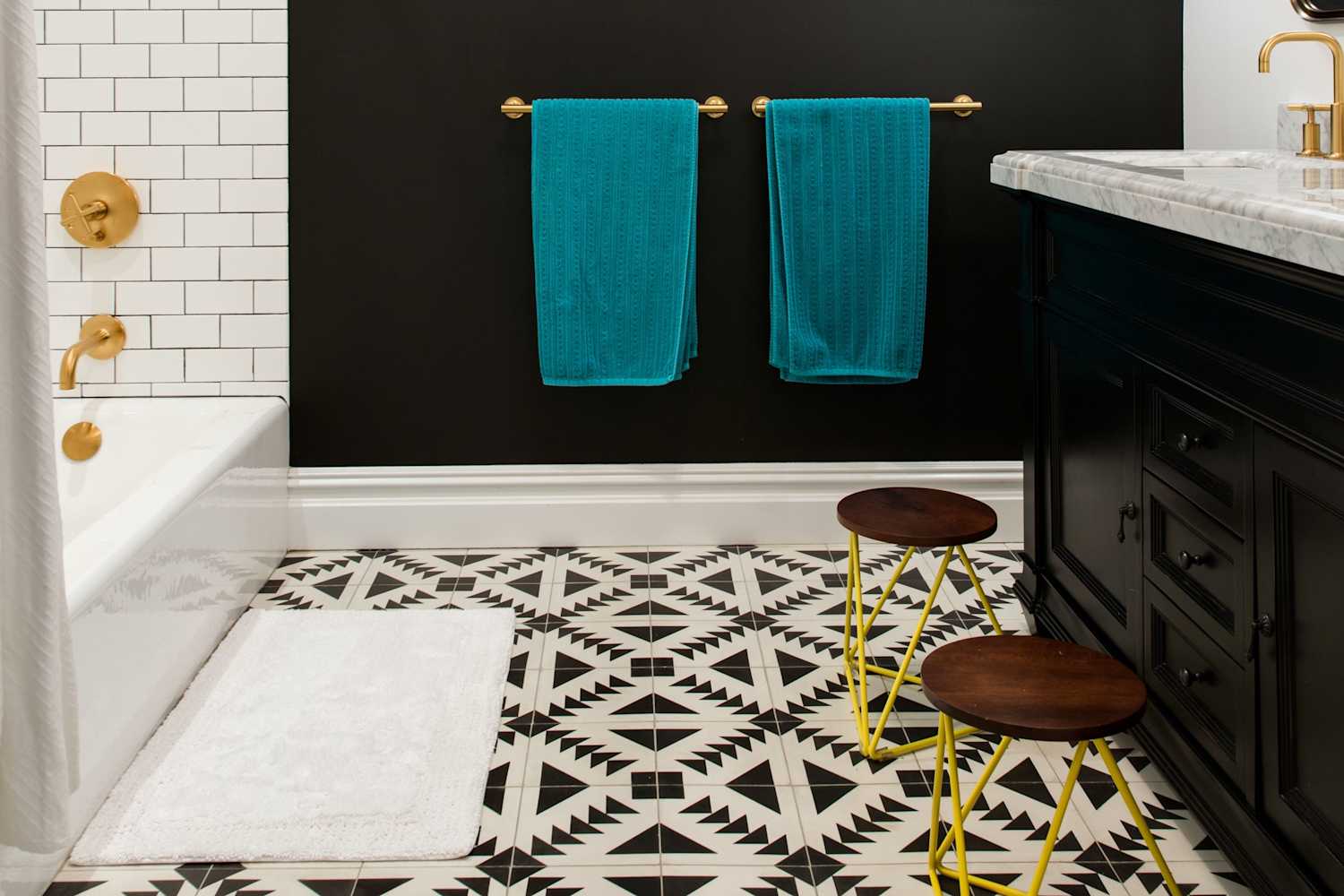 The Ultra-Plush Bath Mat Shoppers Say Is the "Best I've Ever Owned"