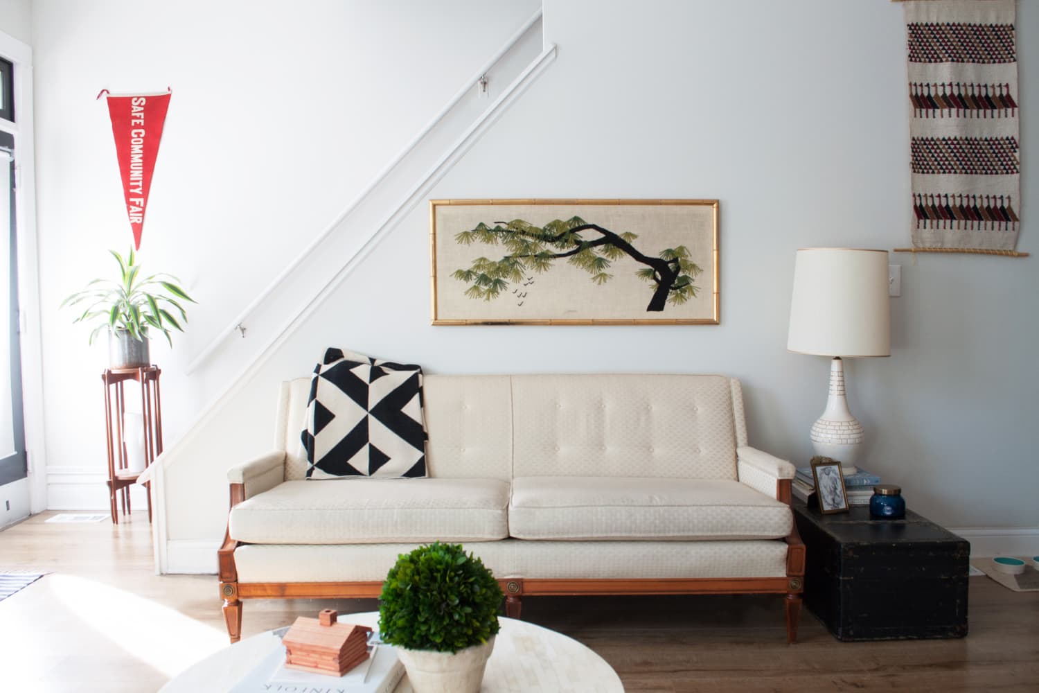 The Ultimate Guide to Pillows for a White Couch – EVERAND