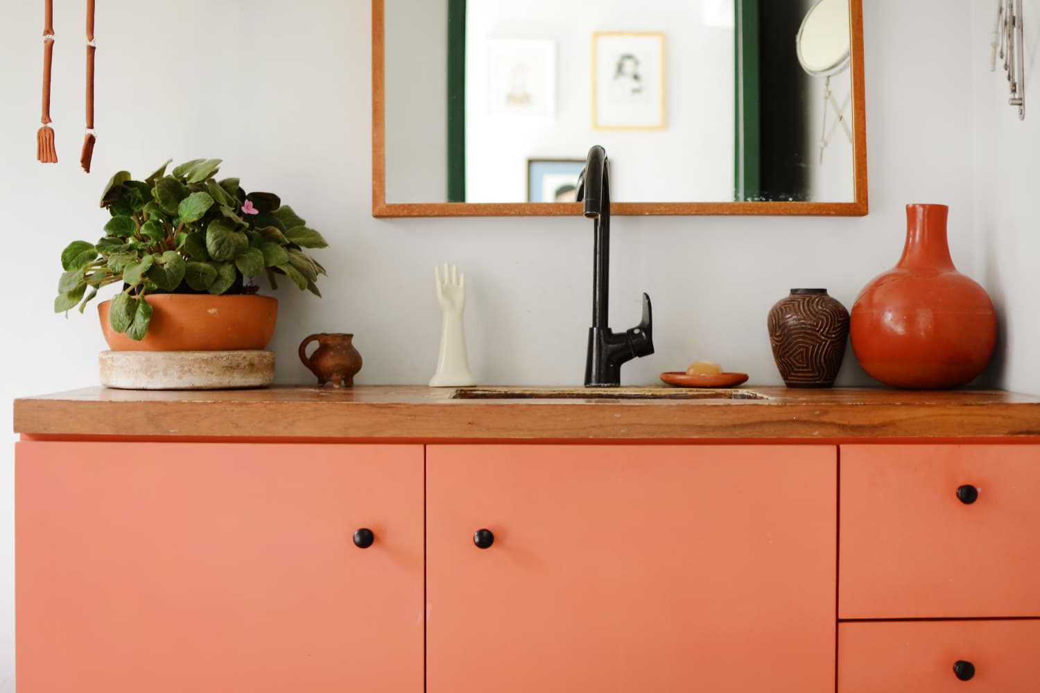 People Are Putting Olive Oil Dispensers in the Bathroom (The Reason Is SO Smart)