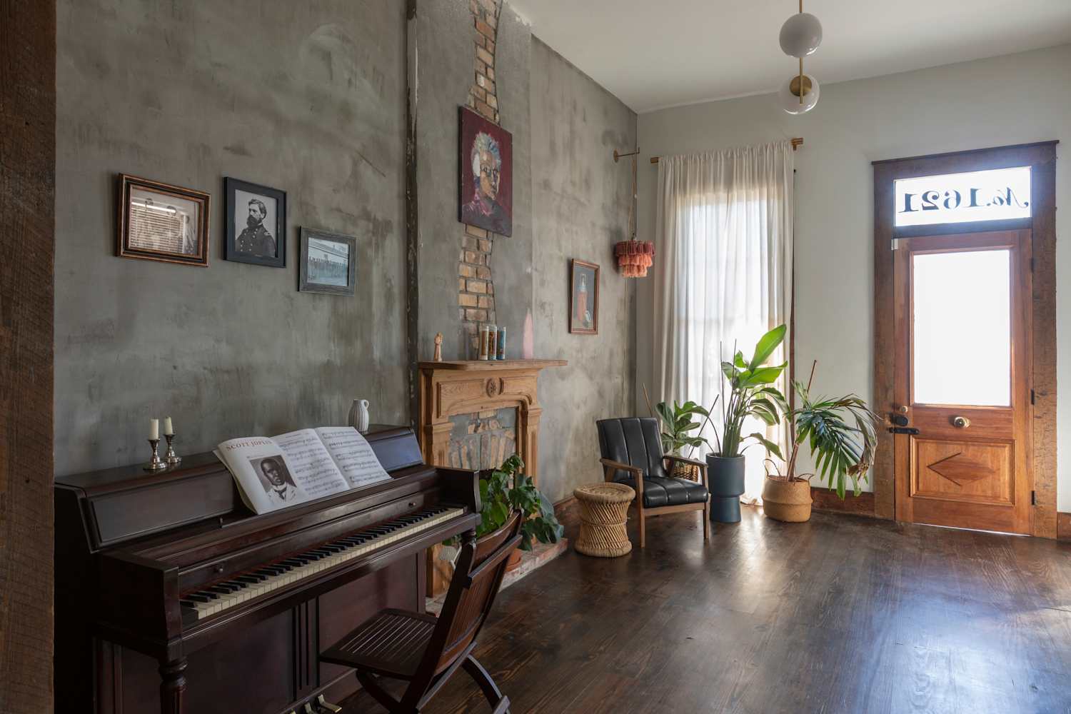 Why This Over 200-Year-Old Feature Should Be on Every Door of Your House (It's So Practical!)